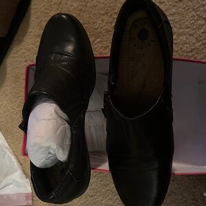 Earth Origins Women’s blk  Genuine  Leather Loafers sz 9.5